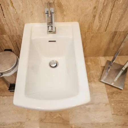 Apartamento In Con Giardino Roma