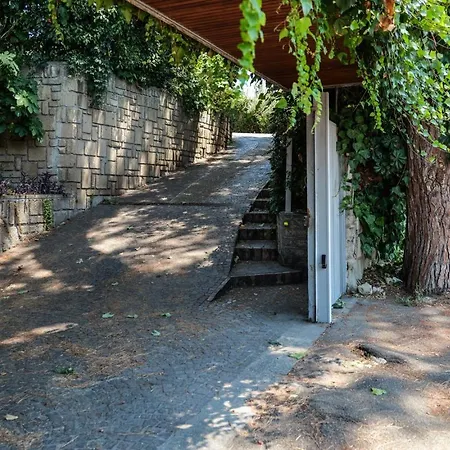 In Con Giardino Apartment